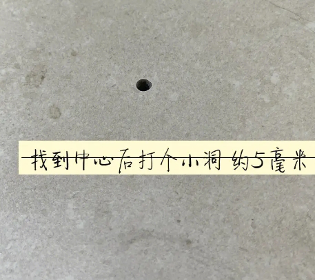 渝水瓷砖空鼓维修公司专业解答在瓷砖铺贴过程中，如果砂料搅拌不均匀，将会带来以下问题